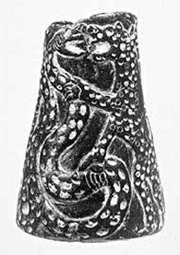 Vase orné d'un combat de fauves et de serpents